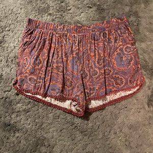 Patterned flowy shorts